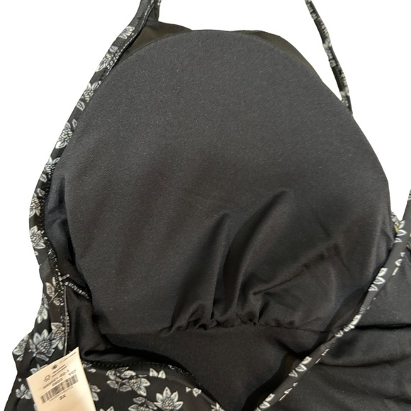 Old Navy women’s one piece swimsuit 3X plus black flower print tie back new NWT - Picture 5 of 6